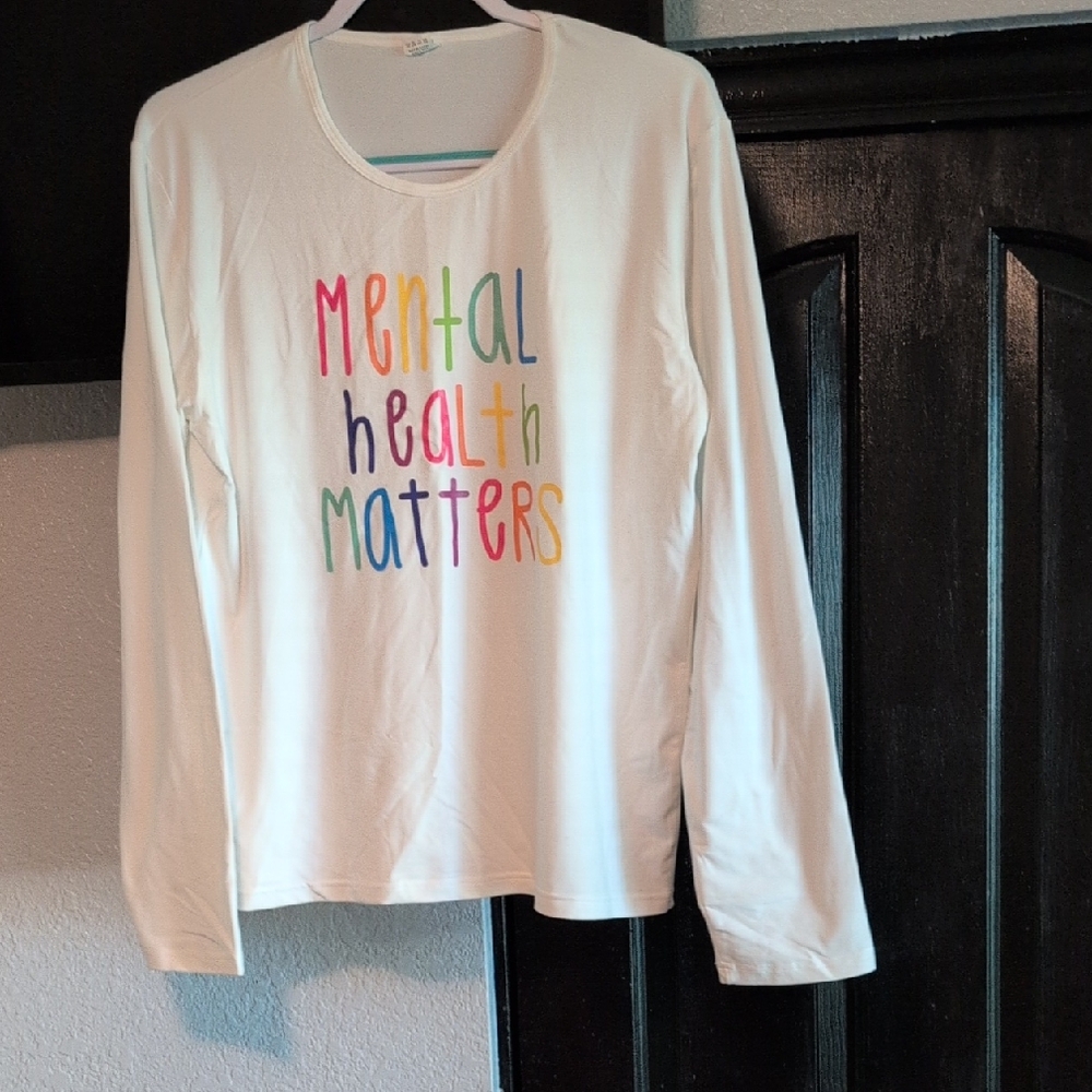 Source Unknown White Long Sleeve Tee with Multicolor Print
